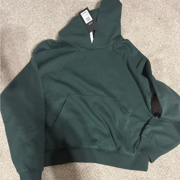 Fabletics Women’s Cropped Green Hoodie - Picture 1 of 3